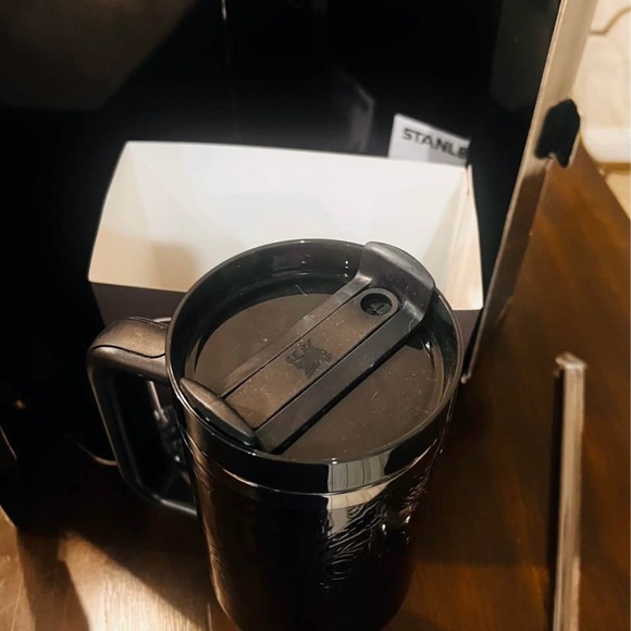 Black Patterned Quencher H2.0 Tumbler 40oz - Picture 6 of 6